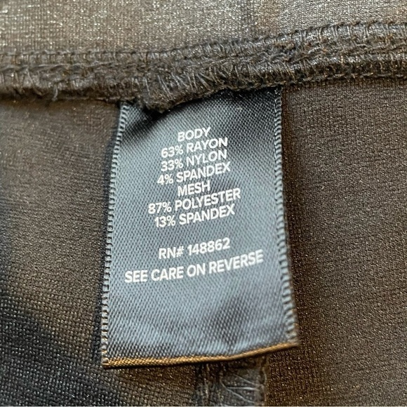 Torrid Black Camo Ponte Pull-On Crop Pants 4X | Stretchy Cropped Leggings - Picture 5 of 6